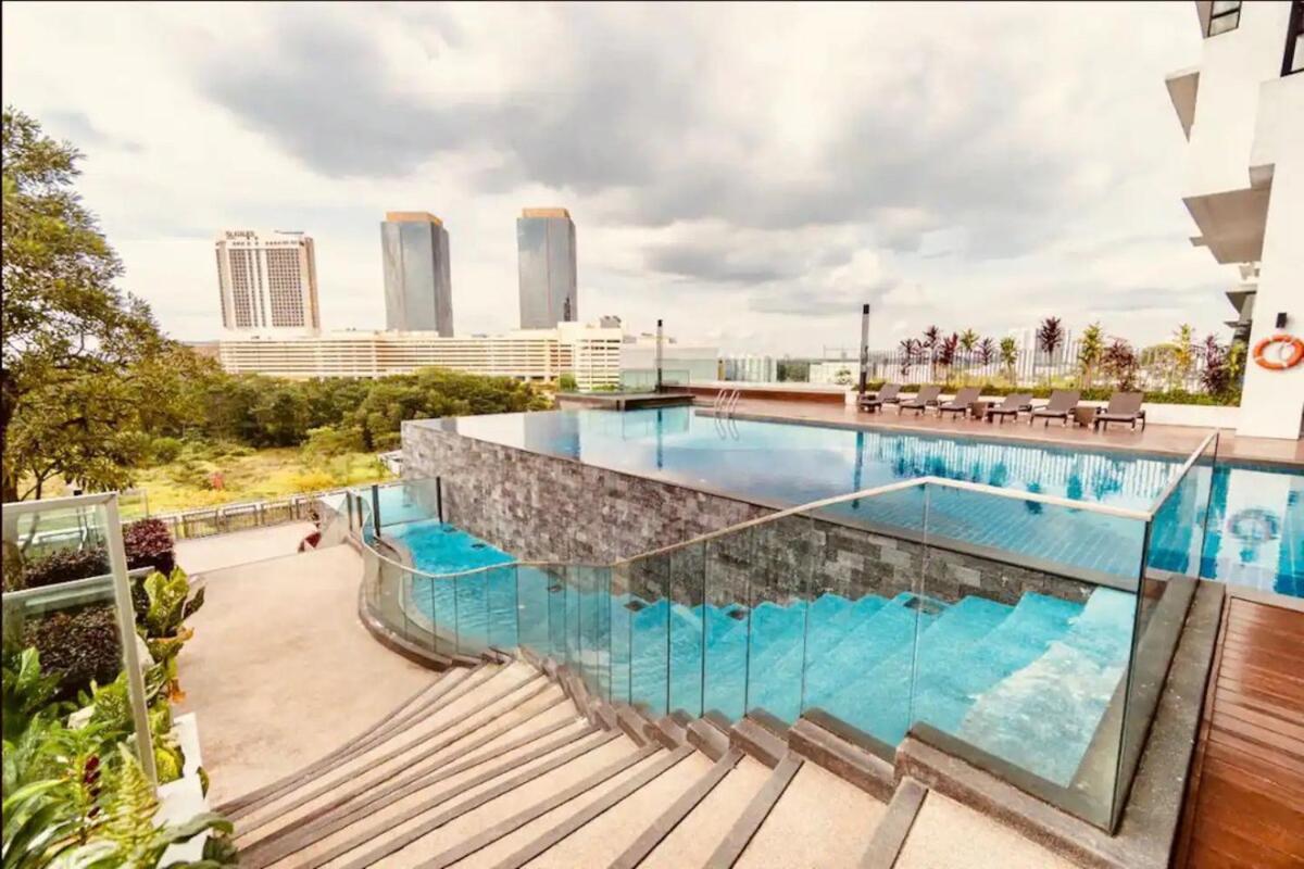 Jb Mosaic Southkey Midvalley #3br #up To 14 Pax Pangsapuri Johor Bahru